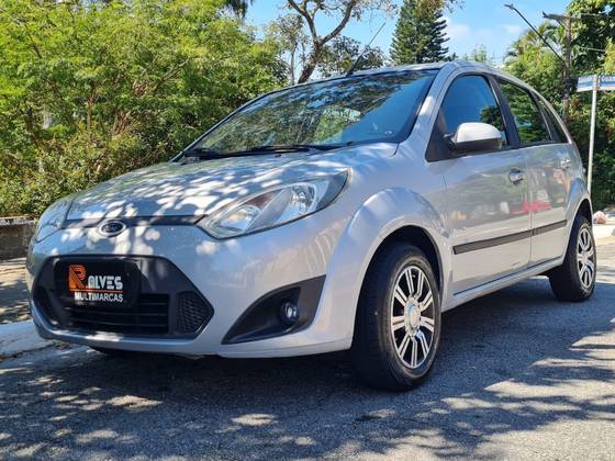 FORD FIESTA 1.0 ROCAM SE 8V FLEX 4P MANUAL FORD FIESTA 1.0 ROCAM SE 8V FLEX 4P MANUAL